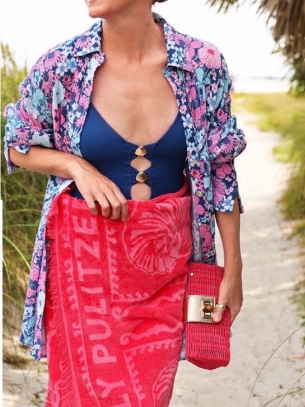 ⛱️NWT LILLY PULITZER JAQUARD BEACH TOWEL⛱️
New color “PASSION PUNCH” 🌺